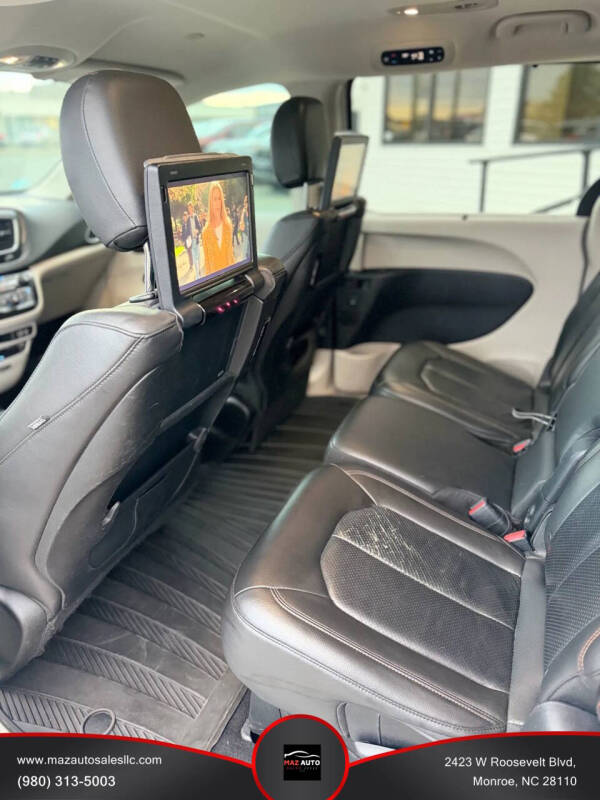 2017 Chrysler Pacifica Touring-L Plus