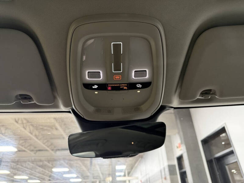 2023 Volvo XC60 Recharge T8 Plus Bright Theme