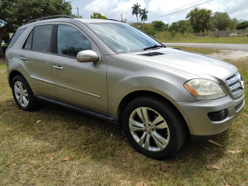 Silver 2008 Mercedes-Benz M-Class ML 320 CDI AWD ML 320 CDI 4MATIC 4dr SUV 2