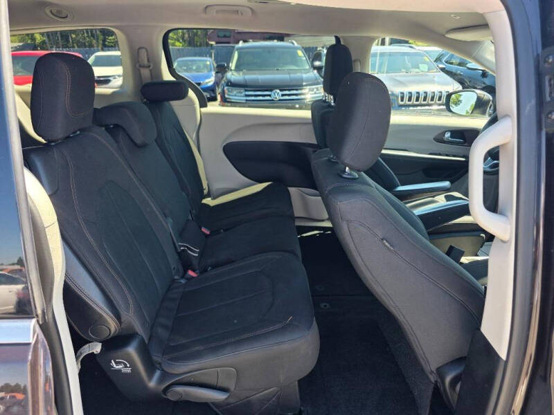 2018 Chrysler Pacifica LX