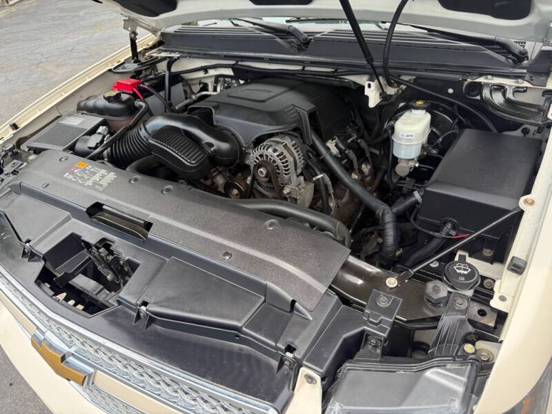2013 Chevrolet Avalanche LTZ Black Diamond