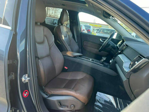 2018 Volvo XC60 T5 Momentum