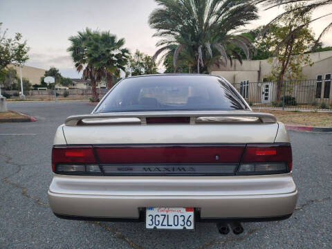 1994 Nissan Maxima SE
