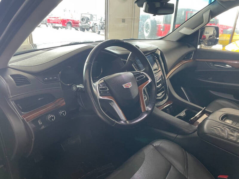 2018 Cadillac Escalade ESV Luxury