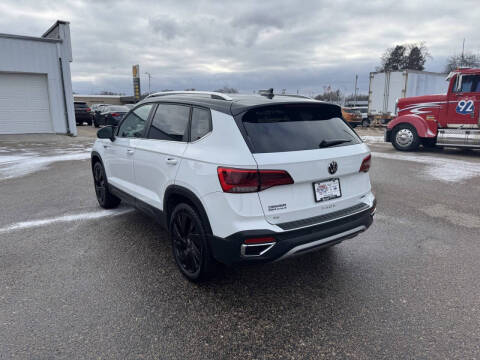 2024 Volkswagen Taos SE 4Motion
