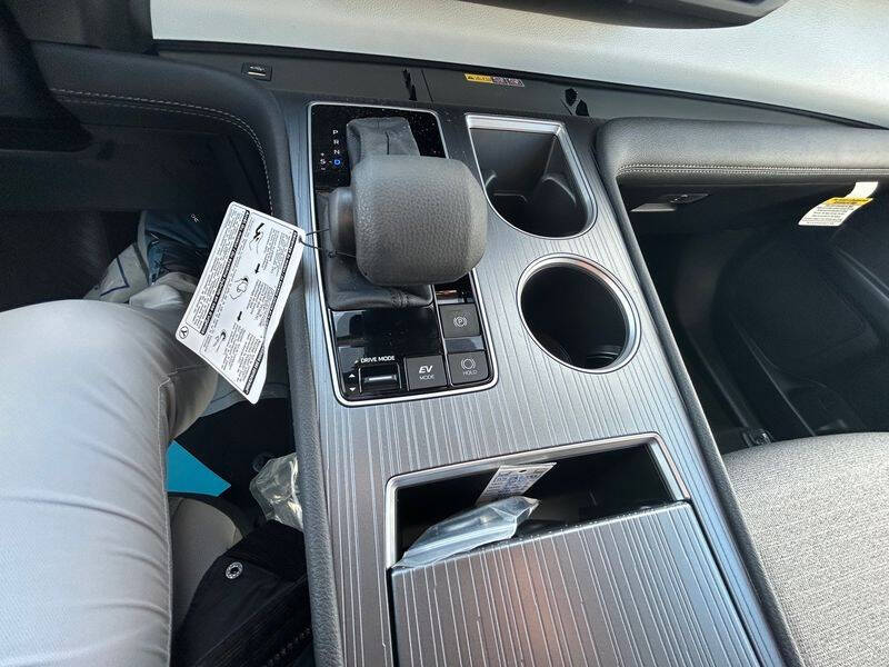 2025 Toyota Sienna LE 8-Passenger