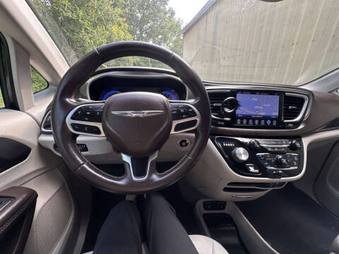 2017 Chrysler Pacifica Touring-L