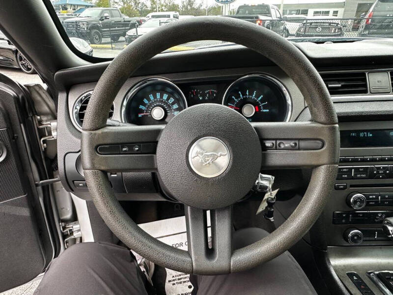 2012 Ford Mustang V6