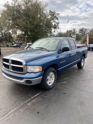 2004 Dodge Ram 1500 for sale at BSS AUTO SALES INC in Eustis FL