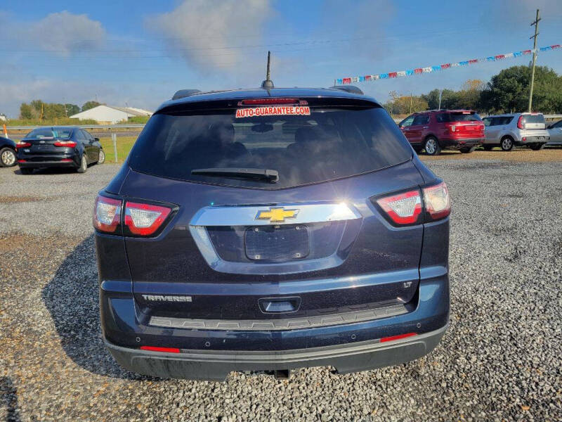 2017 Chevrolet Traverse null photo 2