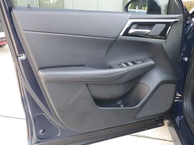 2025 Mitsubishi Outlander PHEV SE