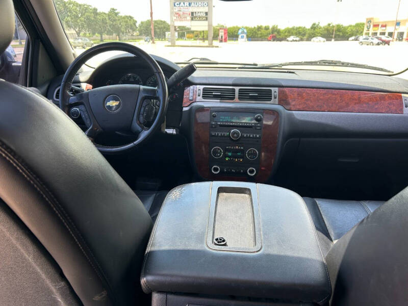 2010 Chevrolet Tahoe LT photo 6