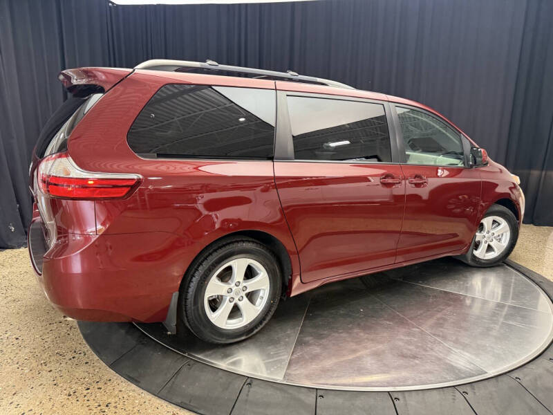 2015 Toyota Sienna LE 8-Passenger