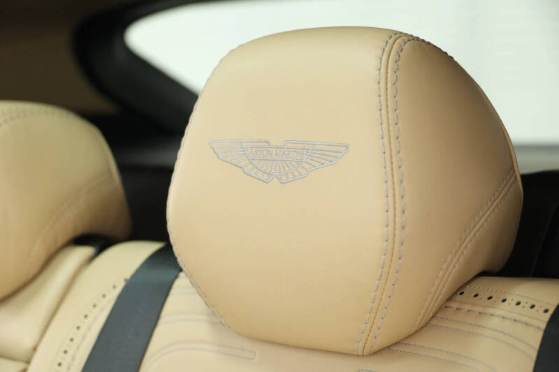 2021 Aston Martin DBX
