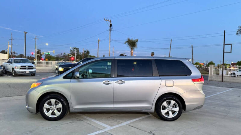 2012 Toyota Sienna Base 7-Passenger