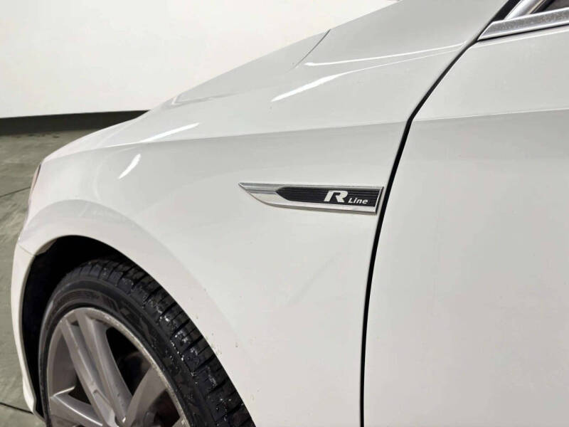 2017 Volkswagen Passat 1.8T R-Line