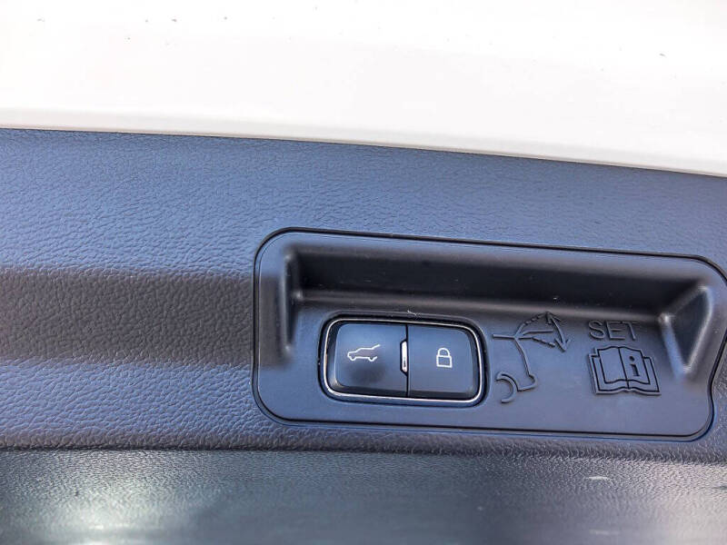 2023 Ford Explorer Hybrid Limited