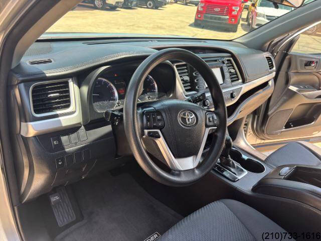 2017 Toyota Highlander LE