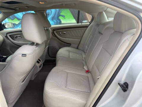2010 Ford Taurus Limited