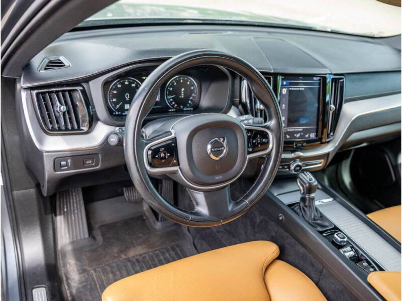 2017 Volvo XC90 T6 Momentum