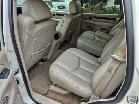 2004 Cadillac Escalade