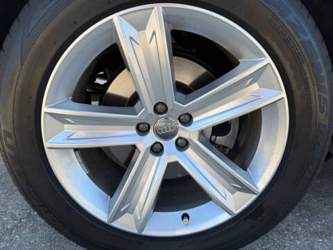 2019 Audi Q8 quattro Premium 55 TFSI