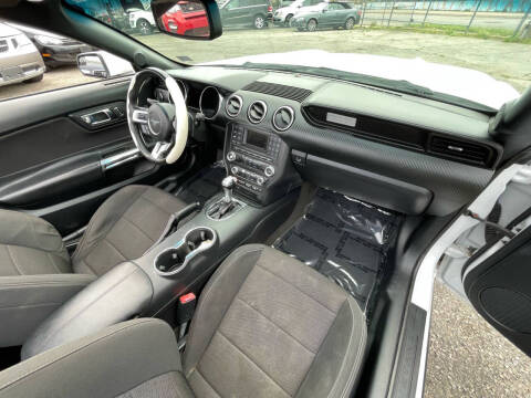 2016 Ford Mustang V6