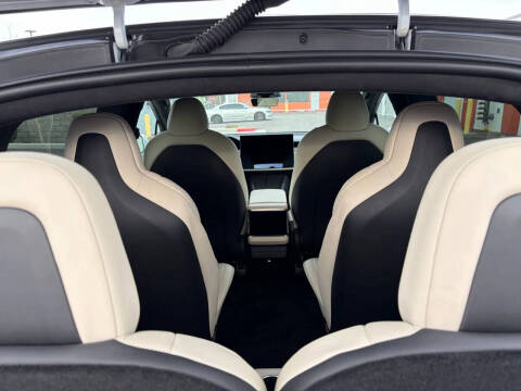 2023 Tesla Model X Standard Range