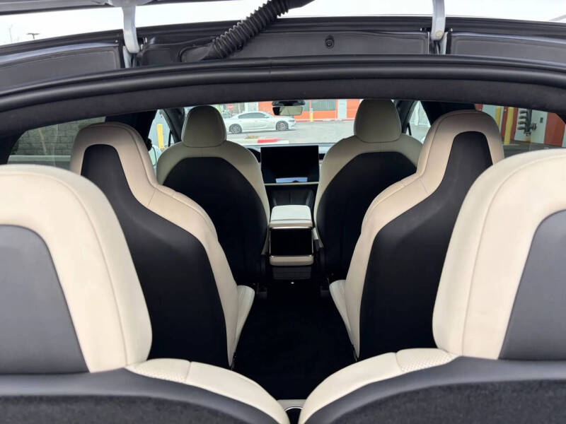 2023 Tesla Model X Standard Range