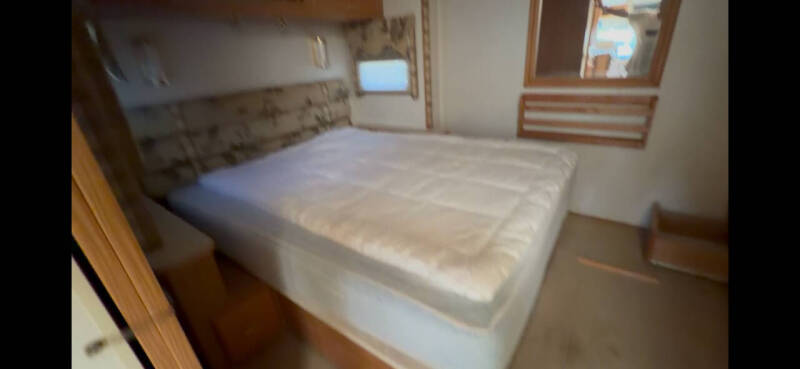 2003 Winnebago Adventurer
