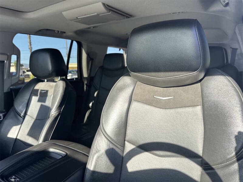 2020 Cadillac Escalade Luxury