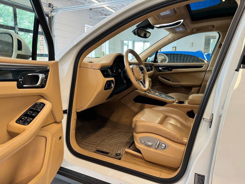 2017 Porsche Macan