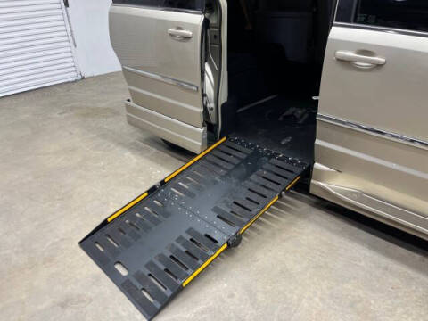 2014 Chrysler Town and Country Touring