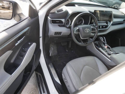 2022 Toyota Highlander Platinum