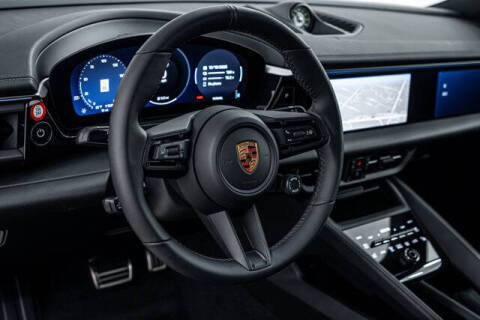 2025 Porsche Macan 4S Electric