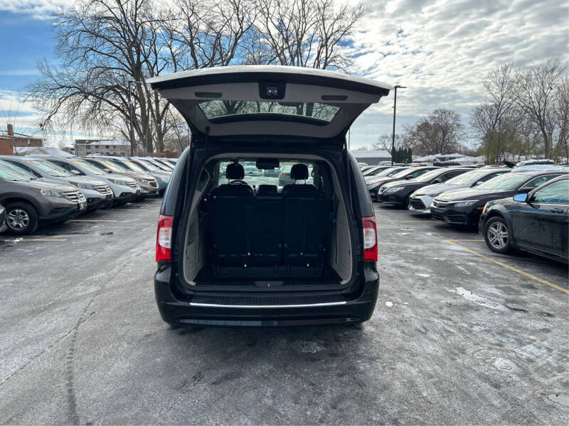 2015 Chrysler Town and Country Touring
