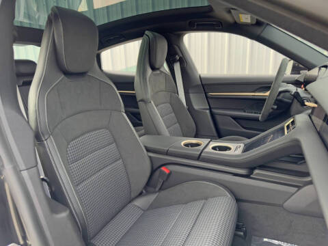 2025 Porsche Taycan 4S