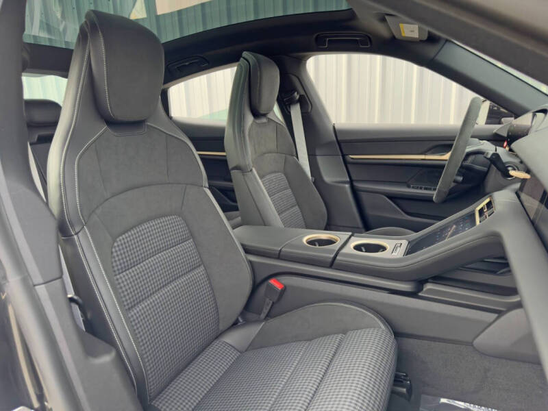 2025 Porsche Taycan 4S