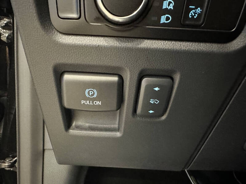 2023 Ford F-150 Lightning Platinum