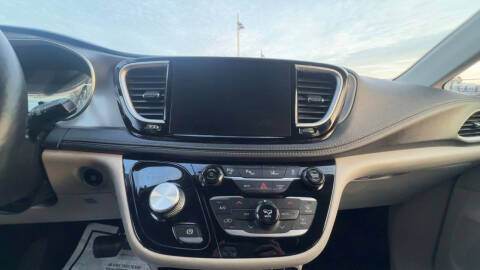 2022 Chrysler Pacifica Hybrid Touring L