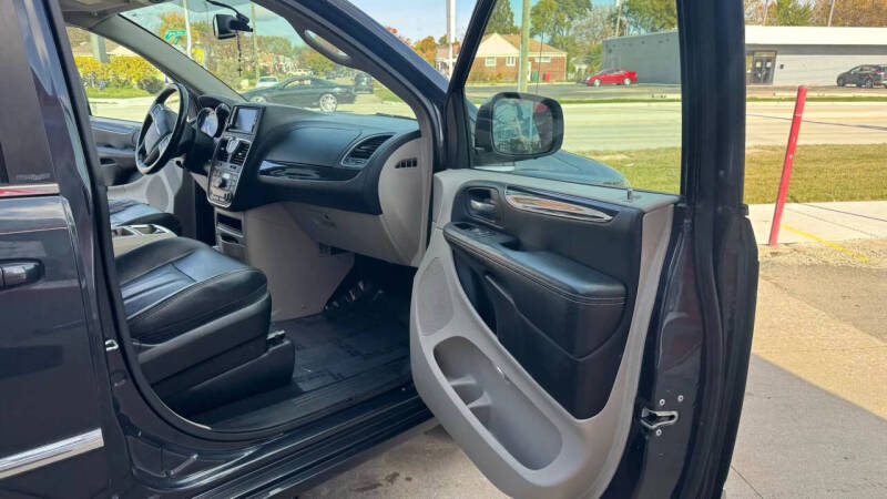 2014 Chrysler Town and Country Touring