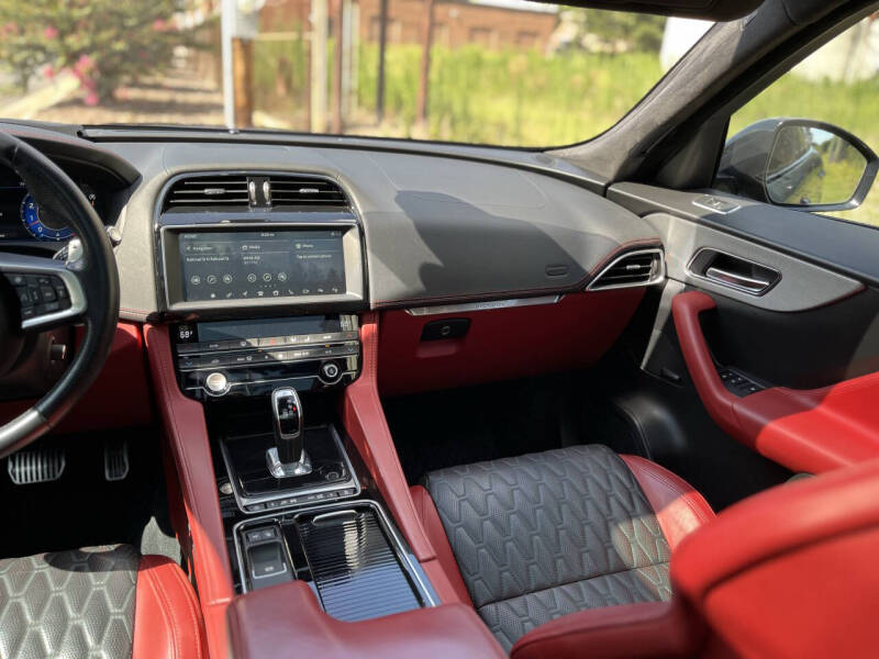 2020 Jaguar F-PACE SVR