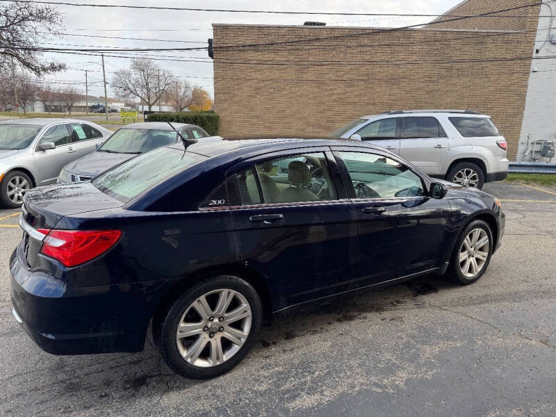 2011 Chrysler 200 Touring