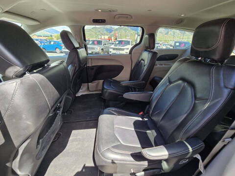 2023 Chrysler Pacifica Touring L