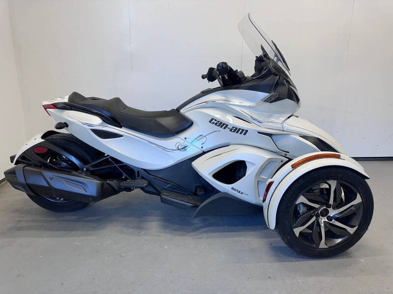 2014 Can-Am Spyder ST SE5