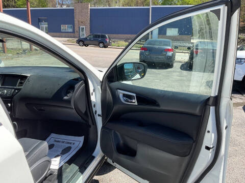 2017 Nissan Pathfinder S