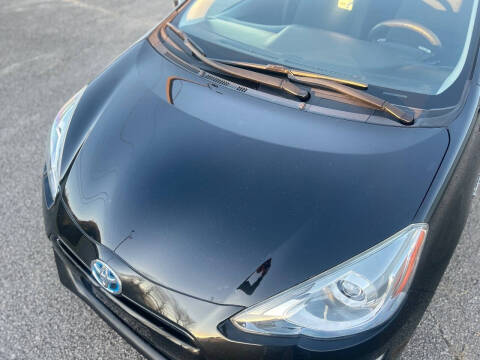 2016 Toyota Prius c Two