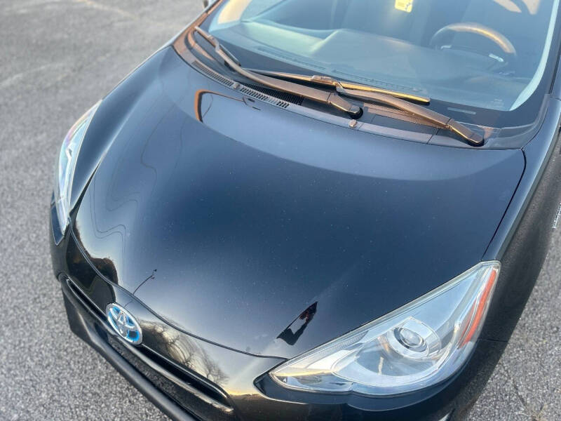 2016 Toyota Prius c Two