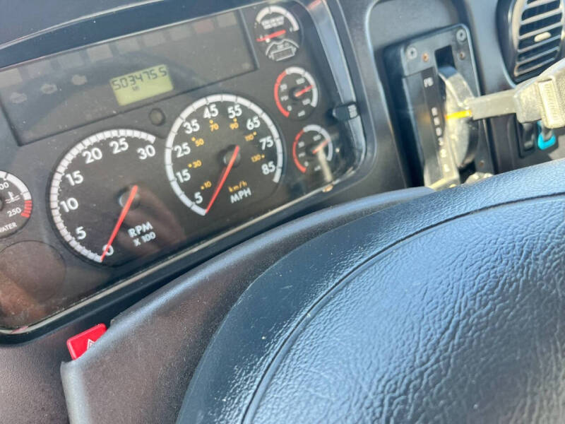 2013 Freightliner M2 106