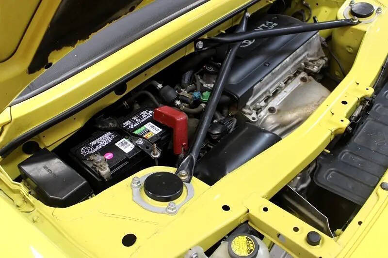 2004 Toyota MR2 Spyder